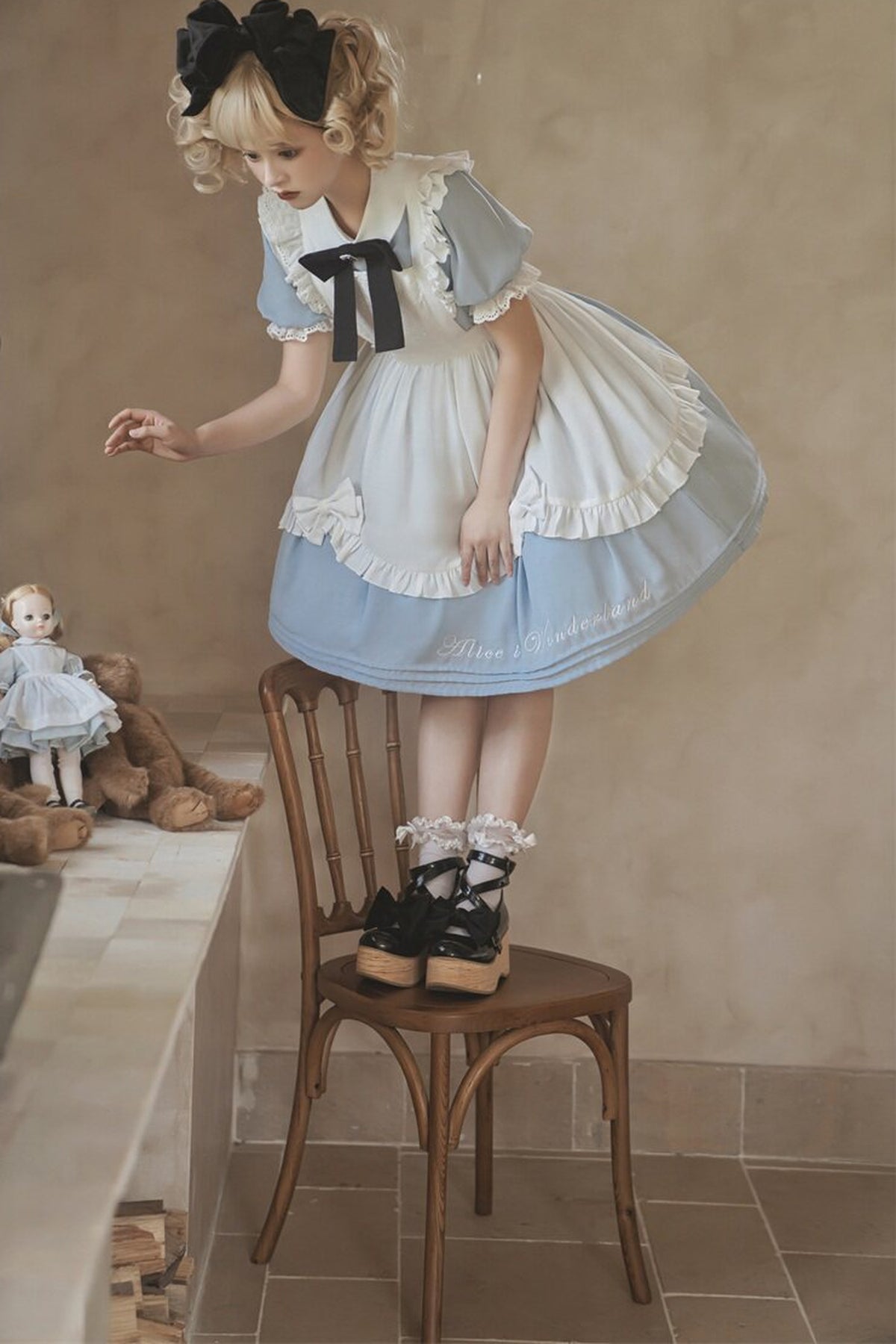 Wonderland Alice Short Sleeve One-Piece Dress
