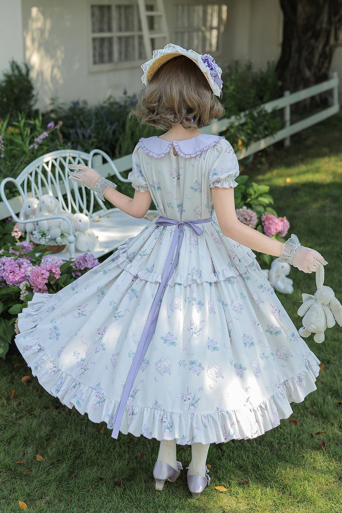 Kleid mit pastoralem Blumenprint und Bubikragen