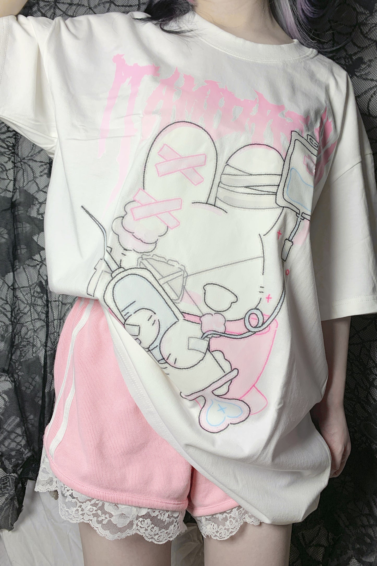 病みうさナースビッグTシャツ