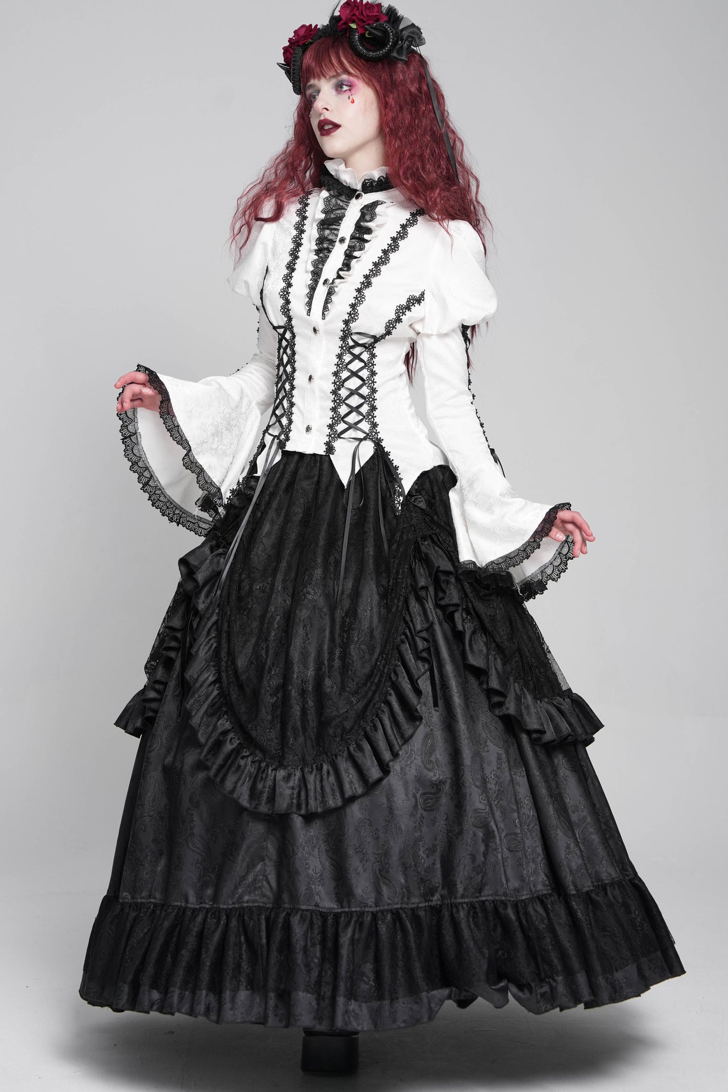 Chemise gothique à laçage et manches princesse