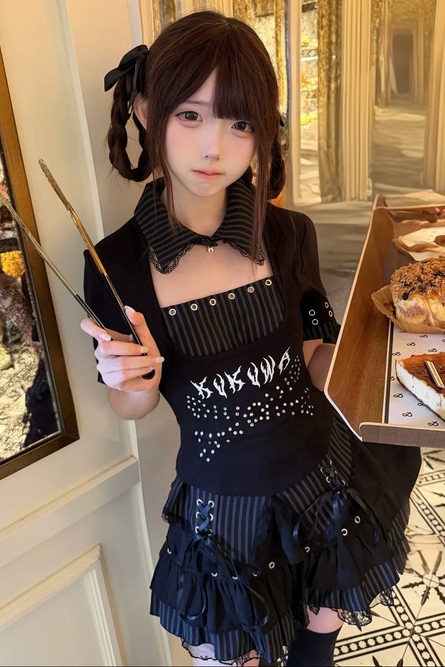Gestreiftes Gothic-Oberteil mit Strass und Schnürrock-Set