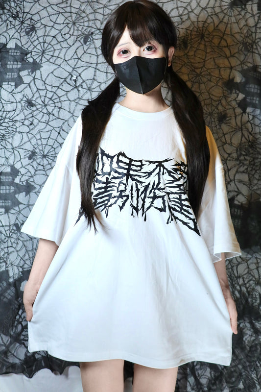 ホワイトゴシックロゴTシャツ