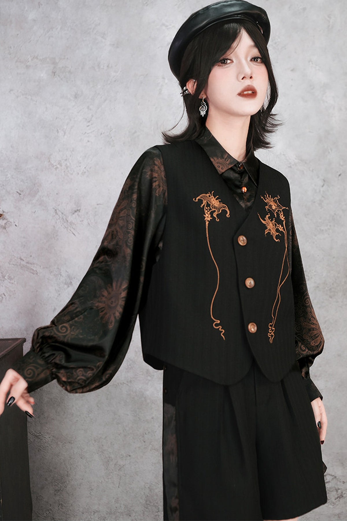 Gilet court brodé mandala