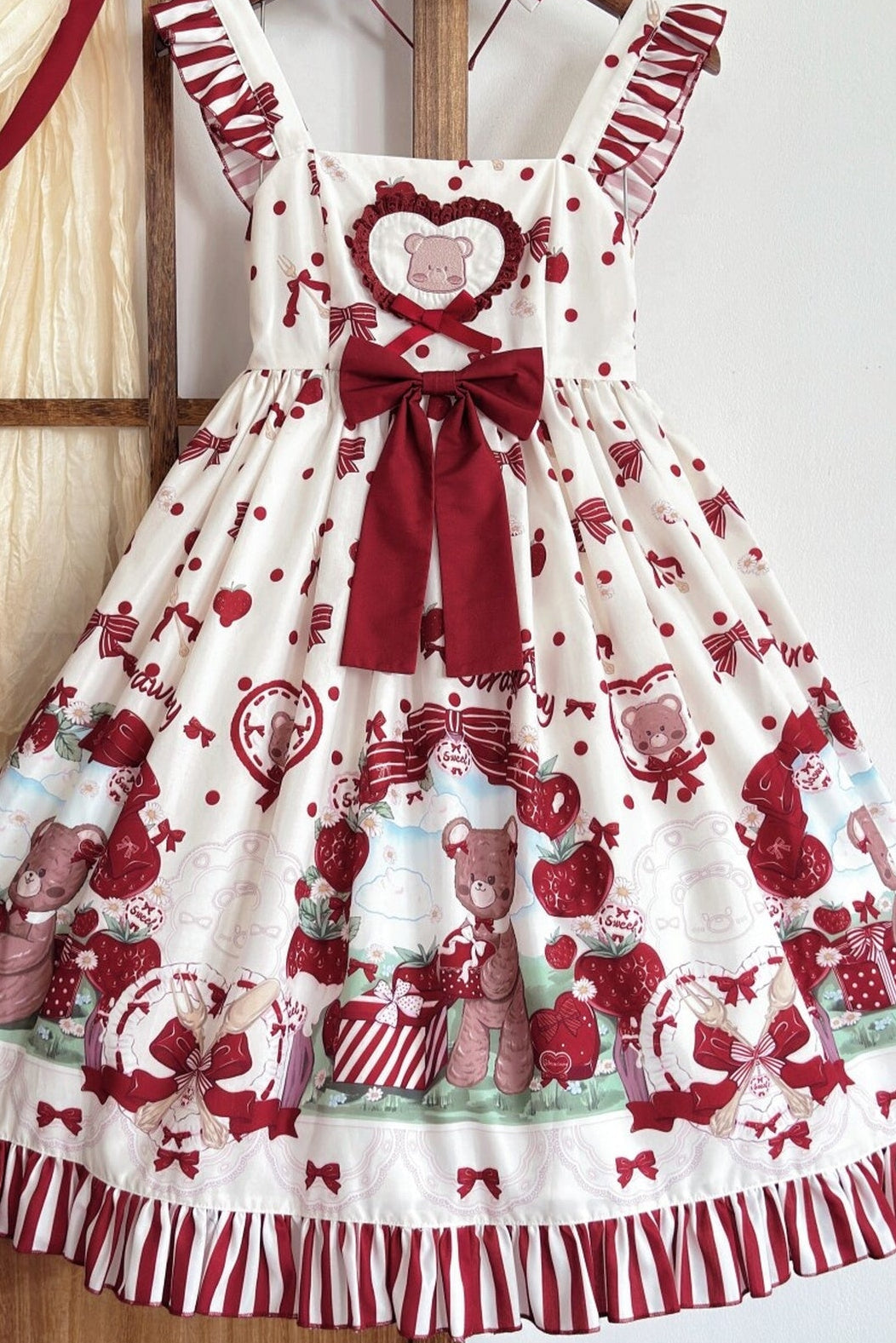 Strawberry Gift Box Lolita Print Suspender Dress Set-Up