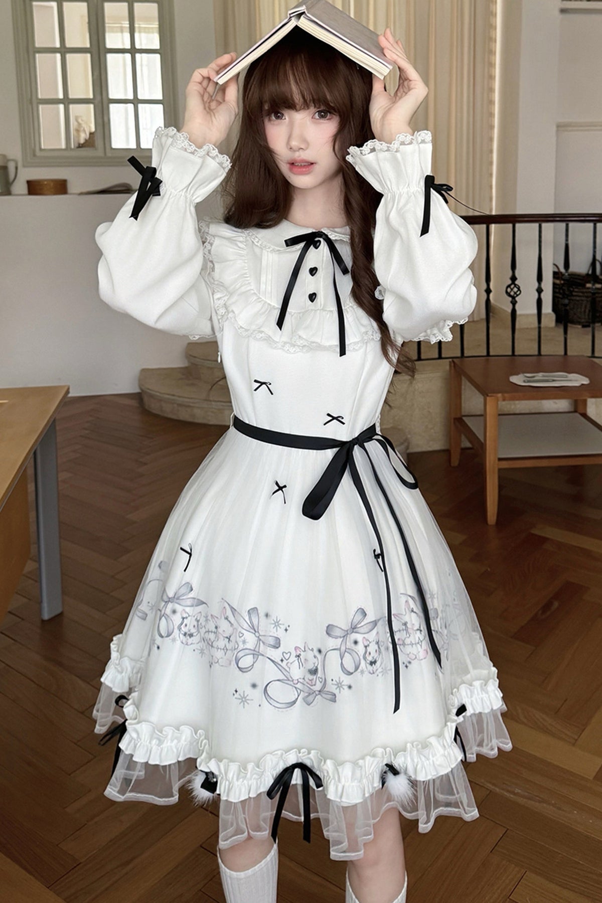 긴소매 토끼 프린트 피터팬 칼라 원피스