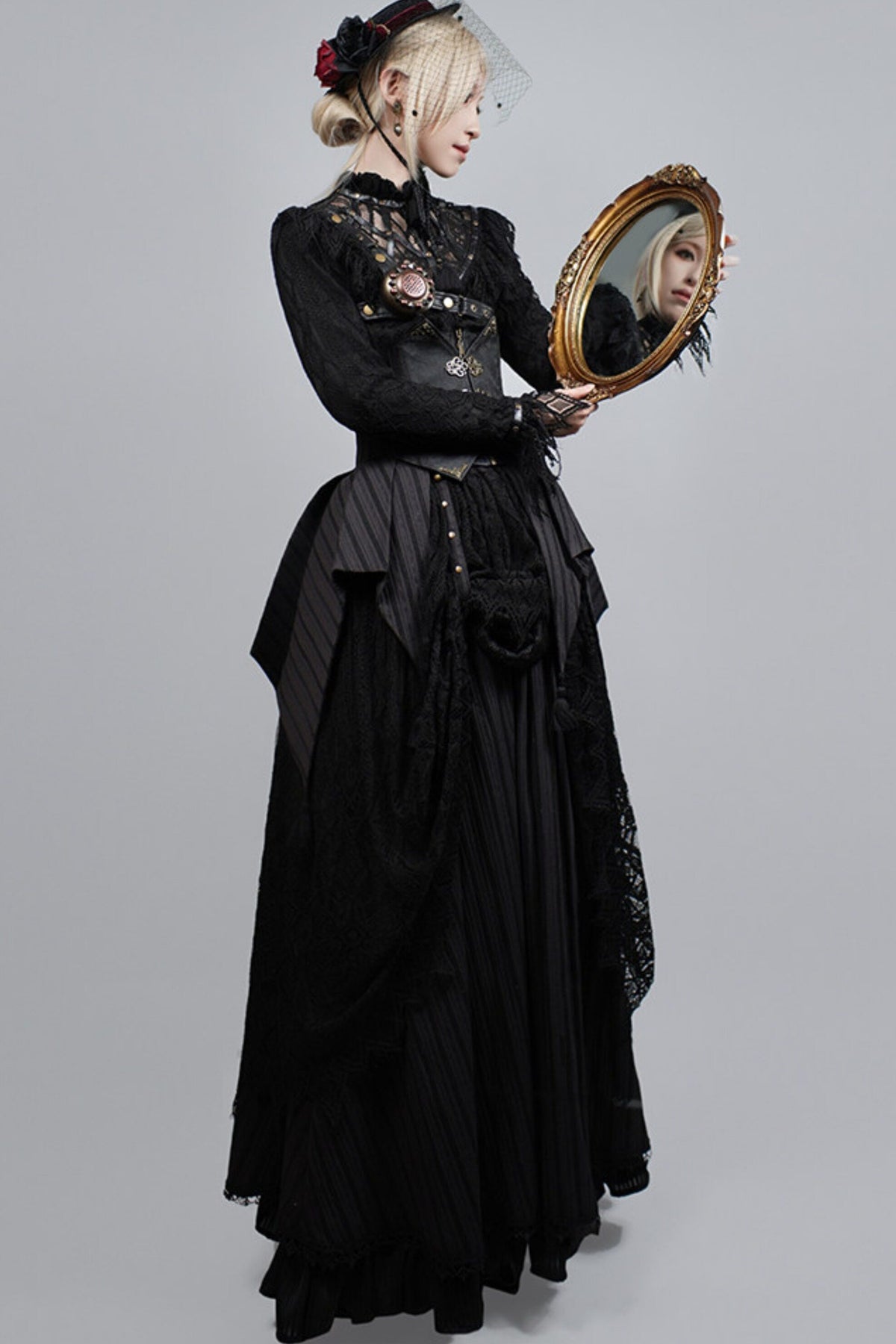 Sharon Crimson Moon Luminous Ornament Device