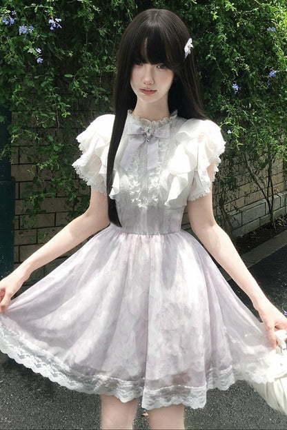 Vestido de encaje con degradado bruma púrpura y cintura ceñida