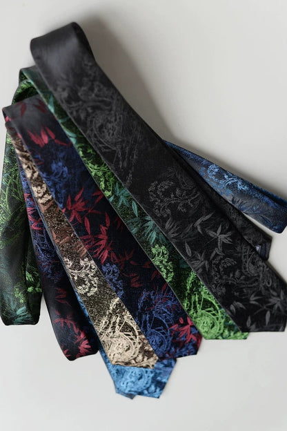 National Style Embroidered Pattern Tie