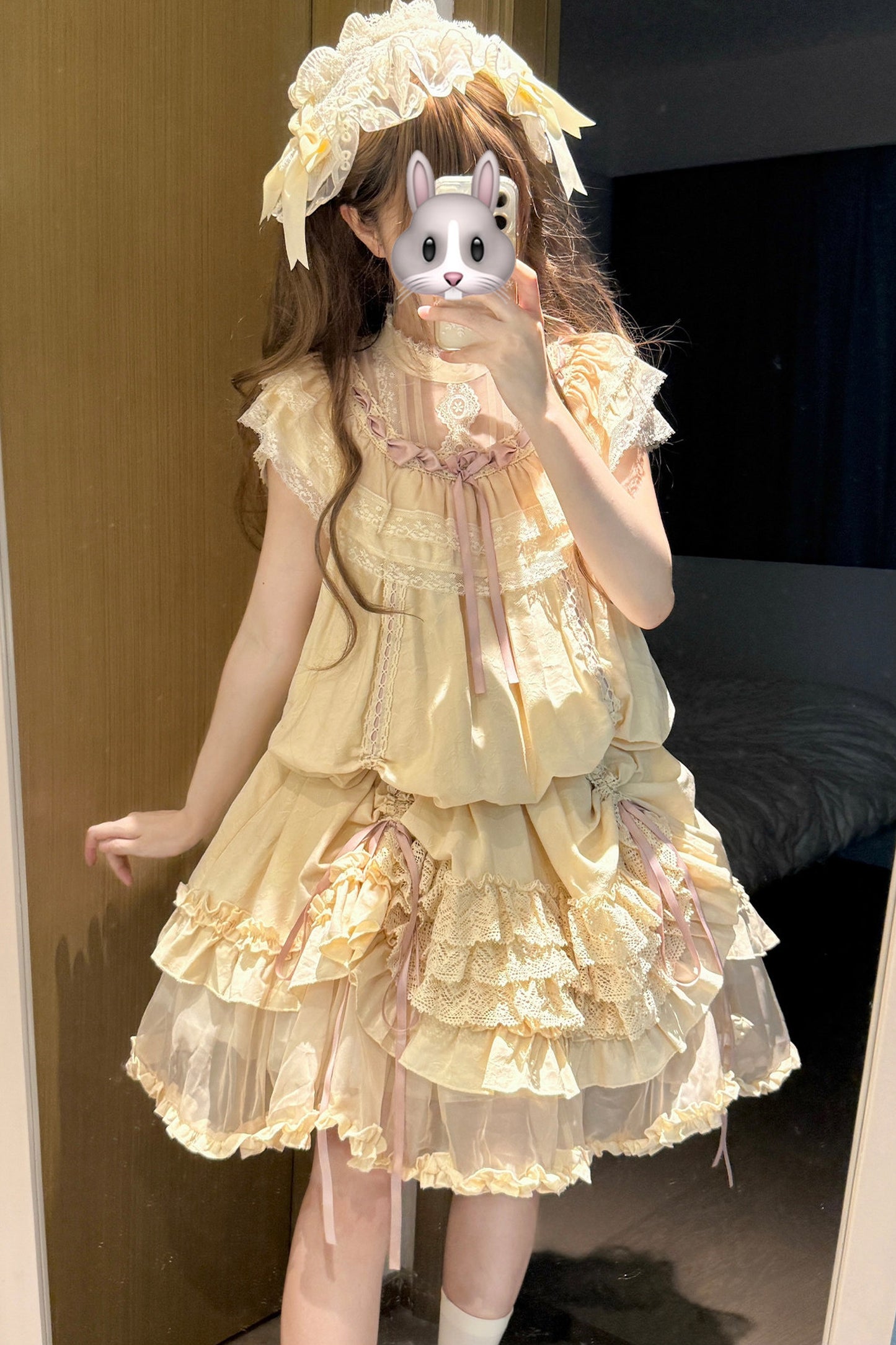 Milchtee-rosa Lolita-Kleid mit Puppen-Rüschen