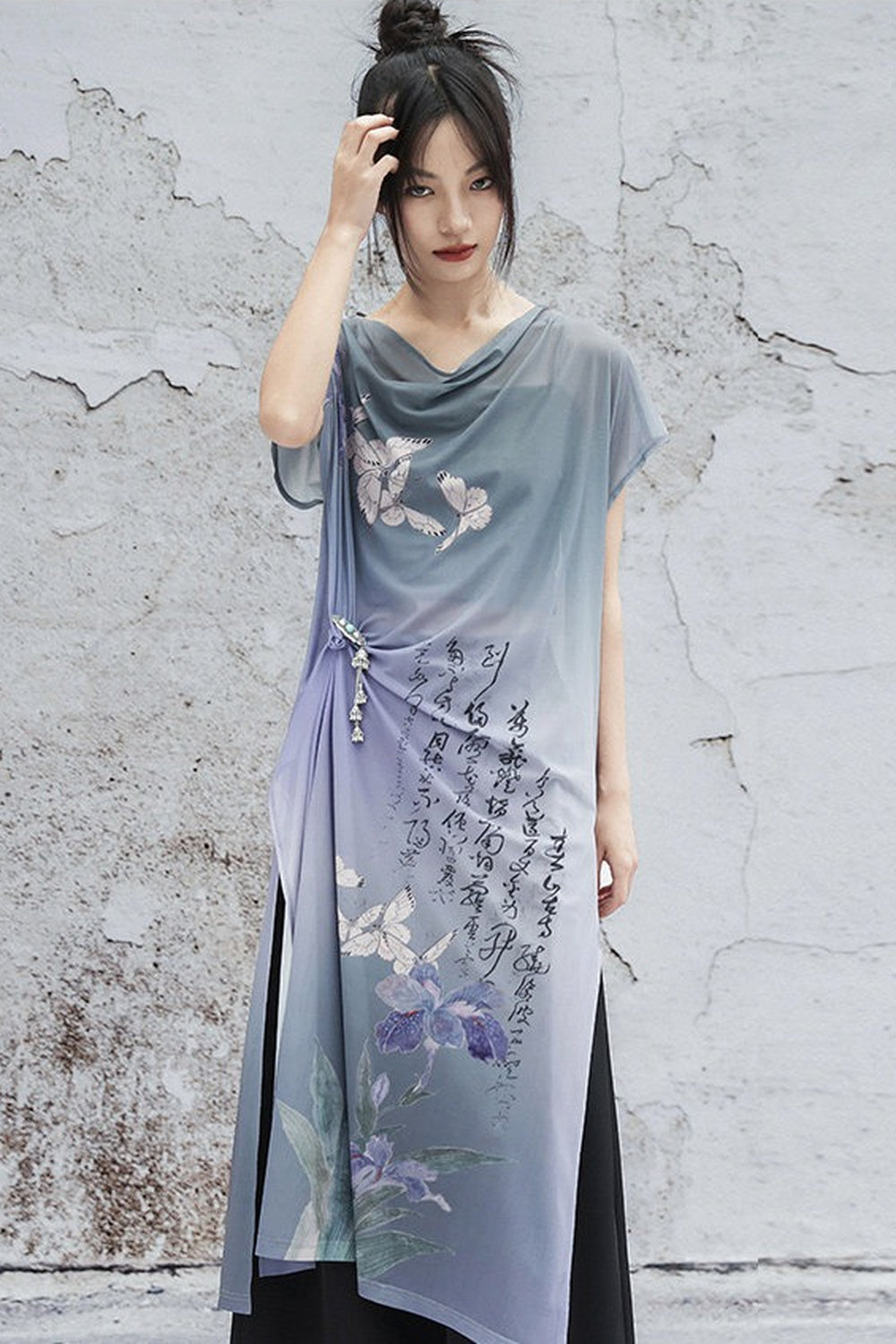 Blaues Oberteil im China-Stil mit Farbverlauf