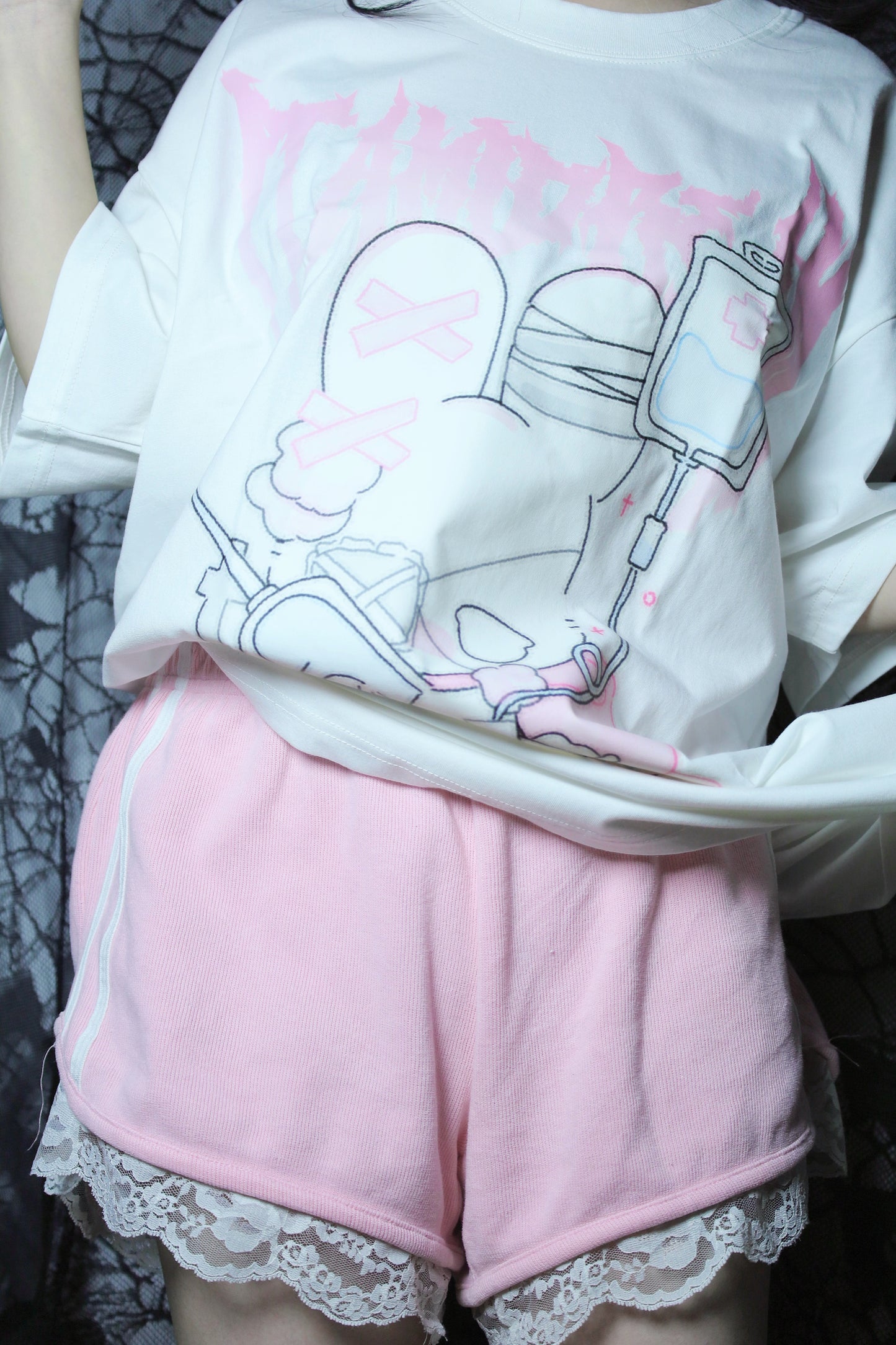 病みうさナースビッグTシャツ