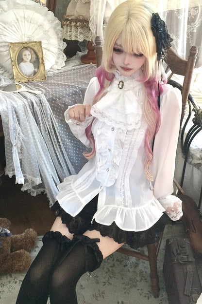Completo top bianco in pizzo con volant e gonna nera
