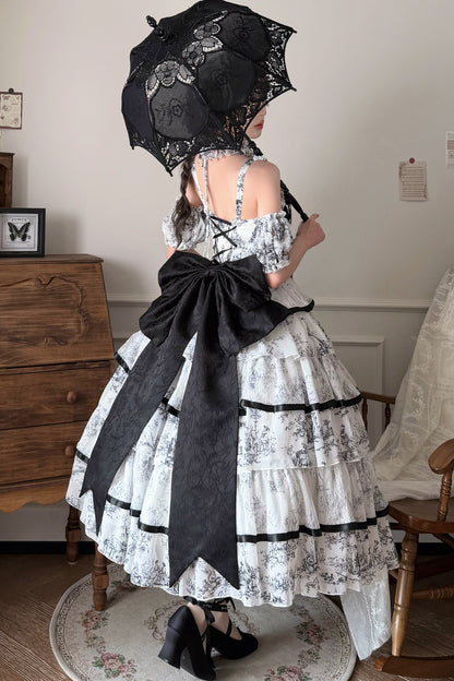 Lolita-Kleid mit Tuschewaschung und Fischgrätenmuster