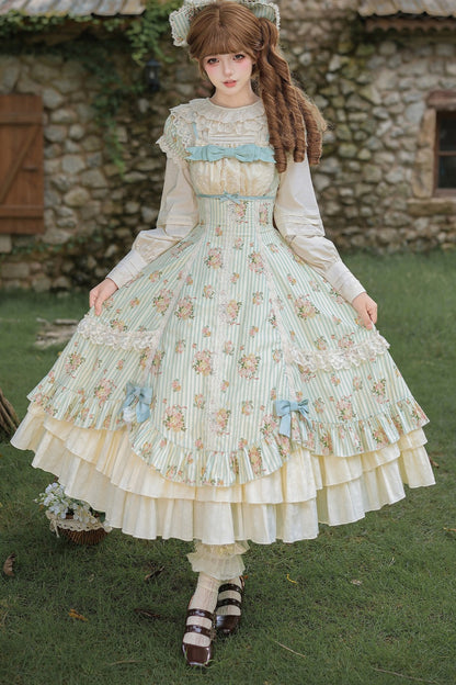 Conjunto coordinado de vestido con estampado de rosas y falda de doble volante
