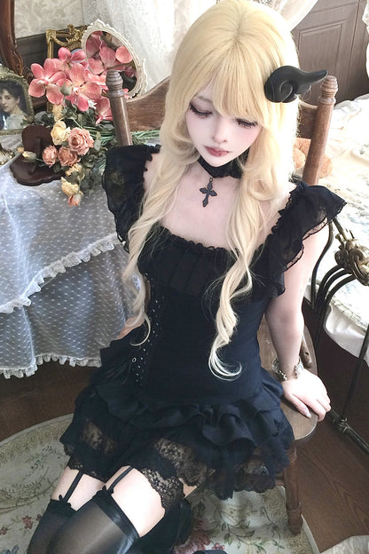 Schwarzes Gothic-Spitzen-Set aus schulterfreiem Oberteil mit Schnürung am Rücken und Rock