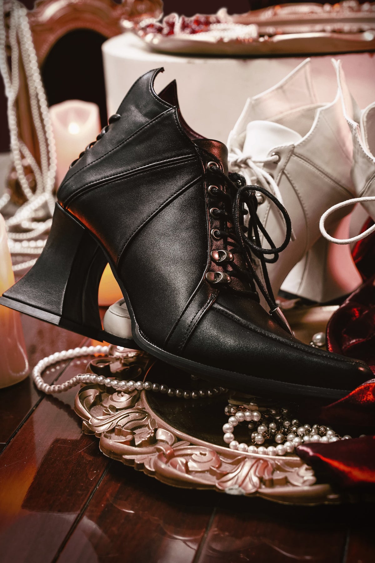 Bottines gothiques vampire à talon verre à vin