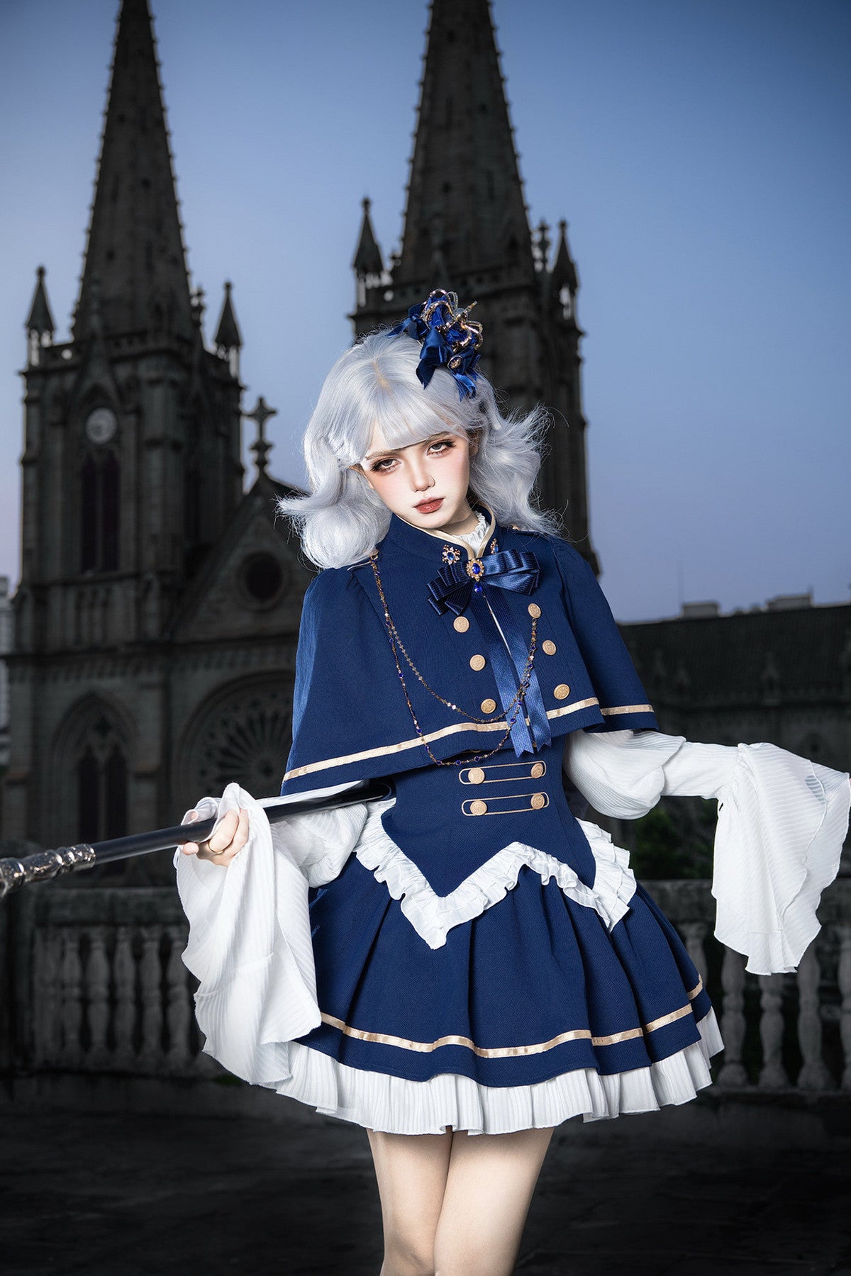 Royal Academy ensemble robe longue et cape