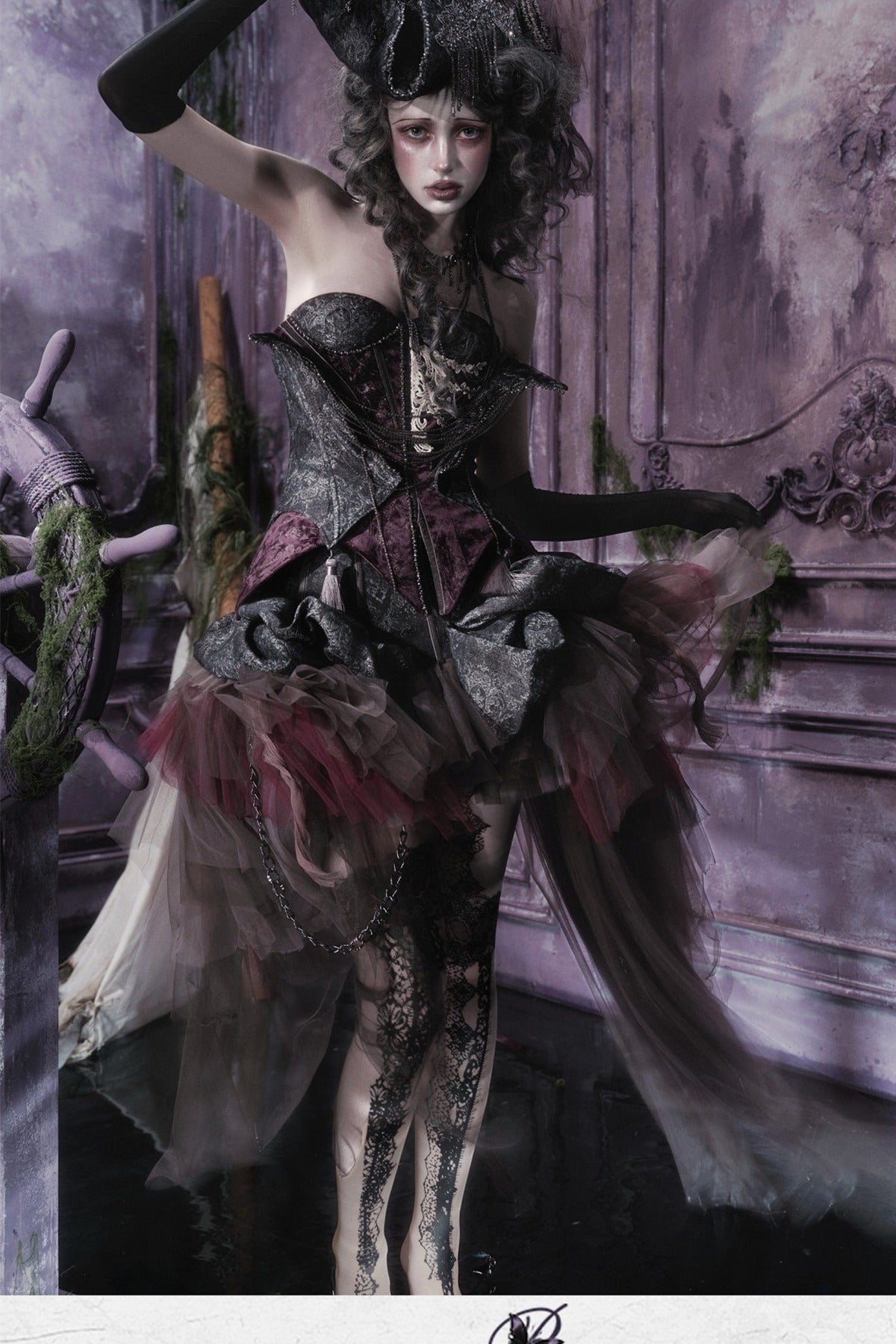 Asymmetrischer Gothic-Meshrock