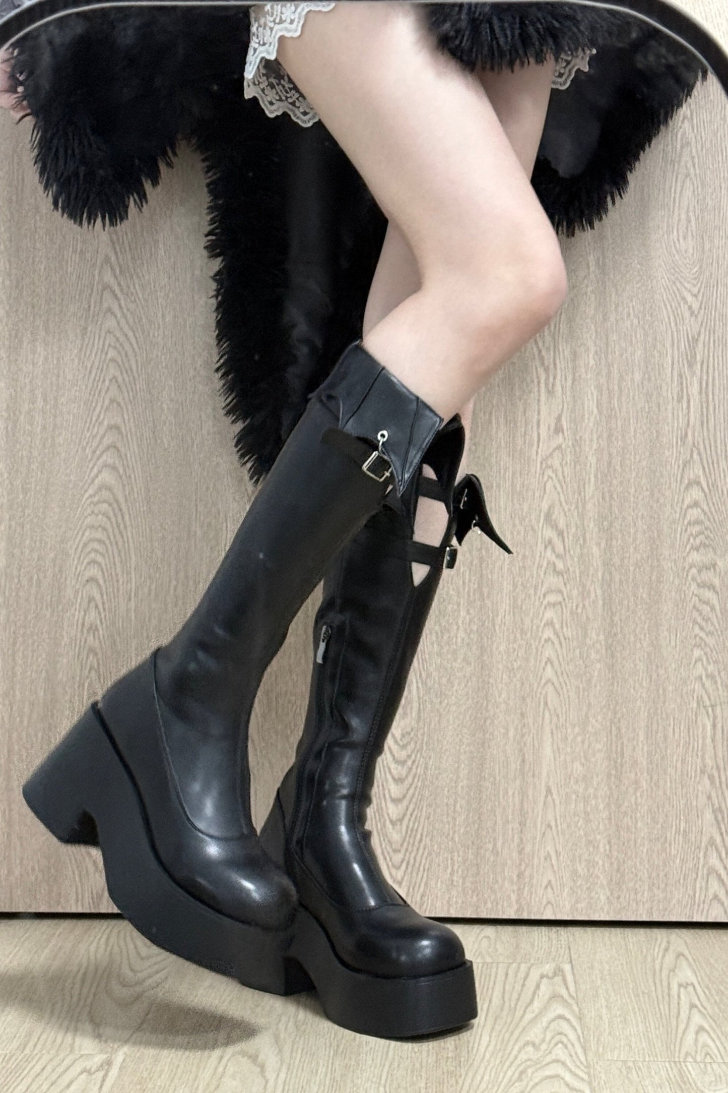 Bottes plateforme Y2K gothiques à ailes de chauve-souris