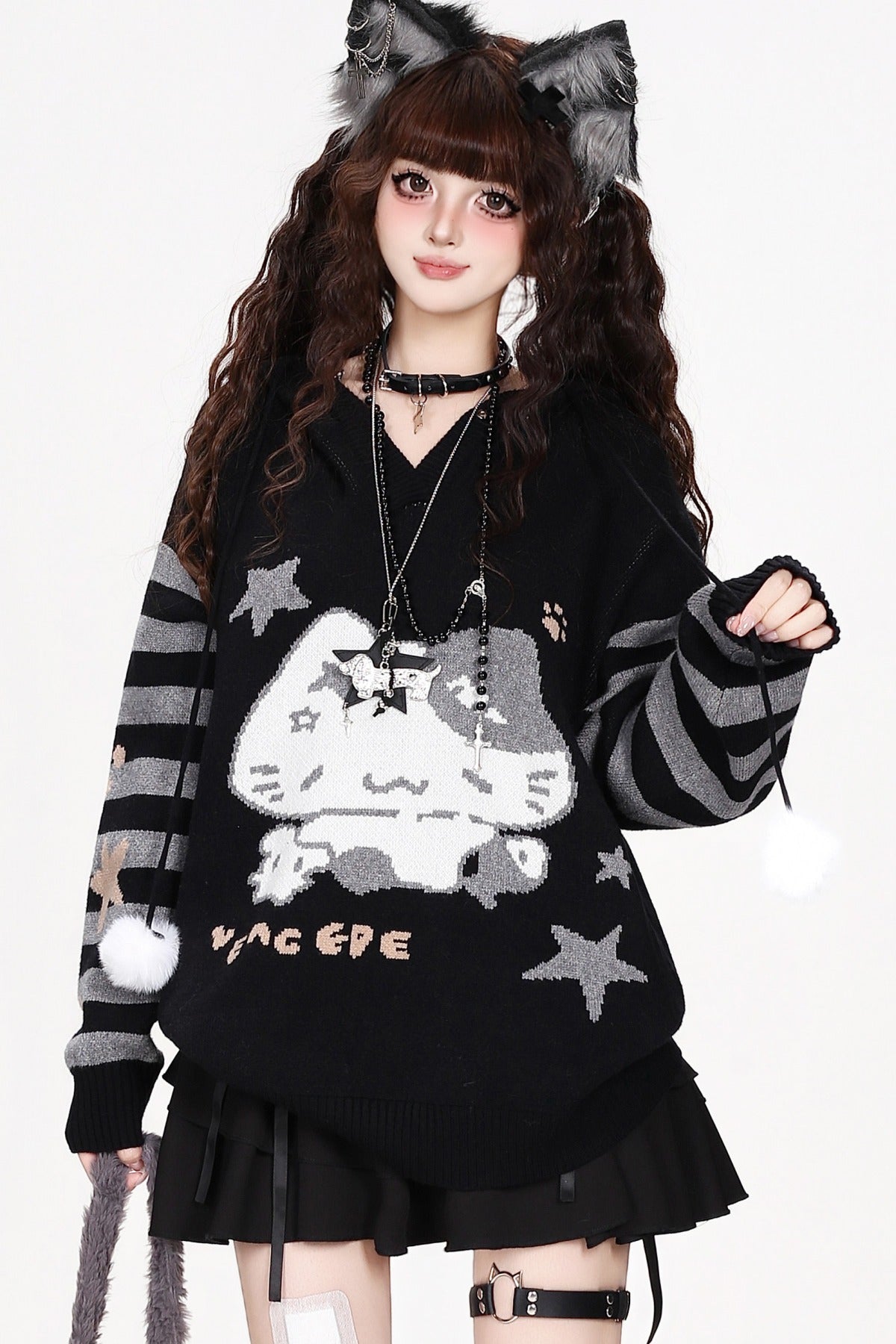 Cat Eating Fish Jacquard Hooded Sweater