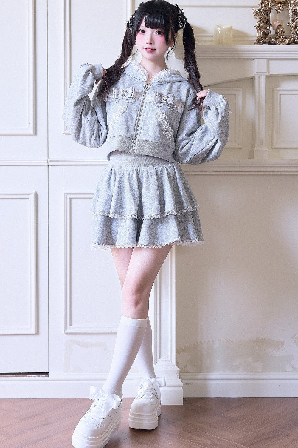 Giacca con cappuccio in pizzo stile subculture jirai + gonna + pantaloni