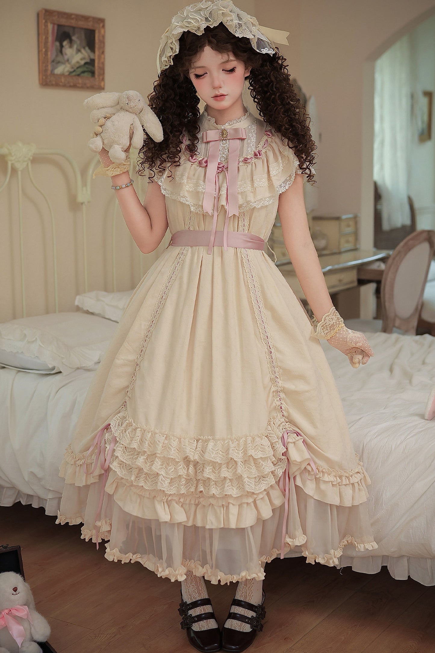 Milchtee-rosa Lolita-Kleid mit Puppen-Rüschen