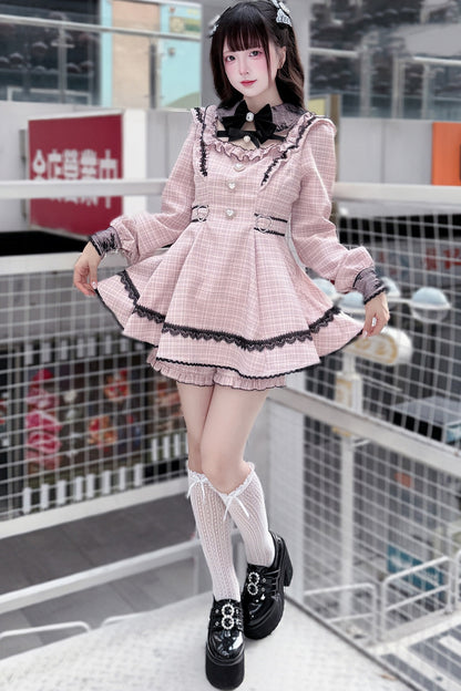 Vestido oscuro de cuadros estilo jirai + pantalones cortos