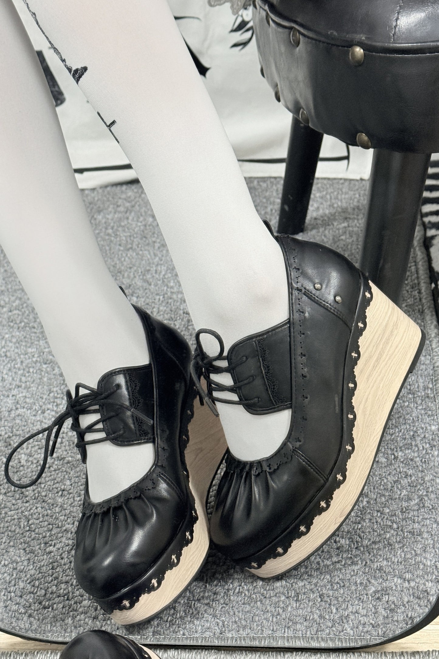 Gothic Lace Wood Grain Platform Wedge Shoes