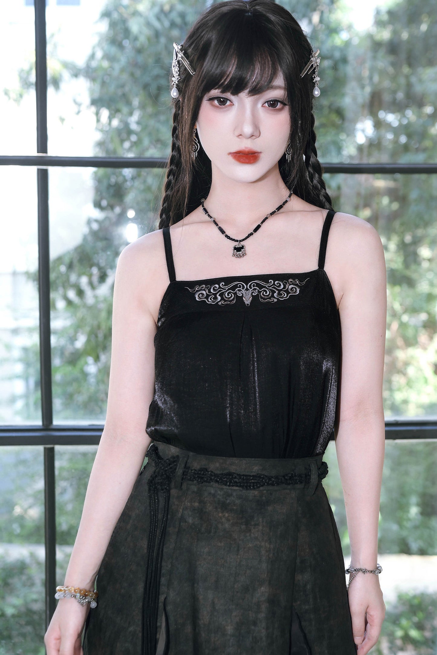 China-Inner-Camisole mit Hirschstickerei