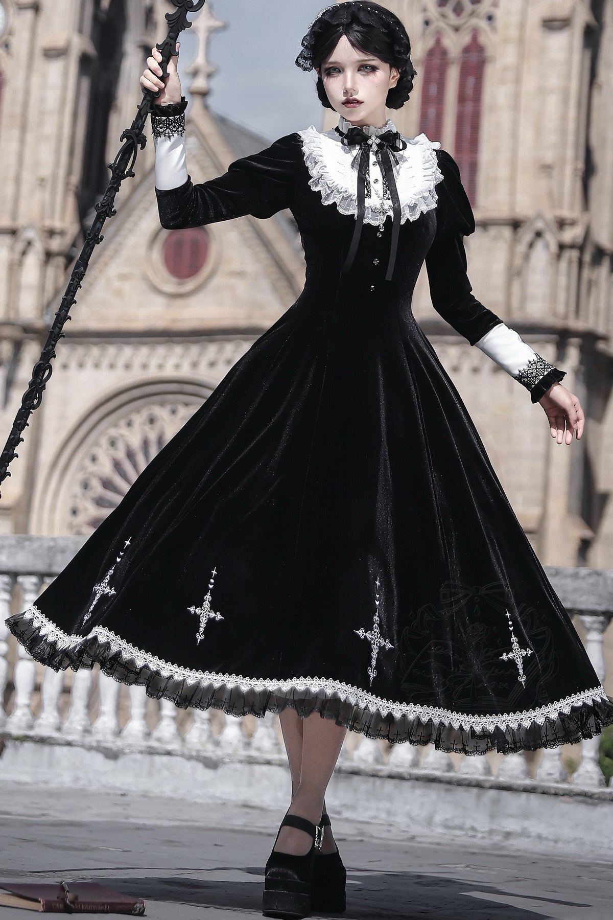 Cross-Cut Light Gothic Lolita Dress