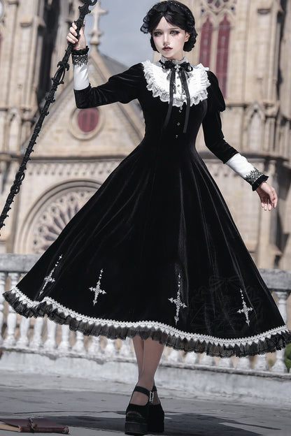 Cross-Cut Light Gothic Lolita Dress