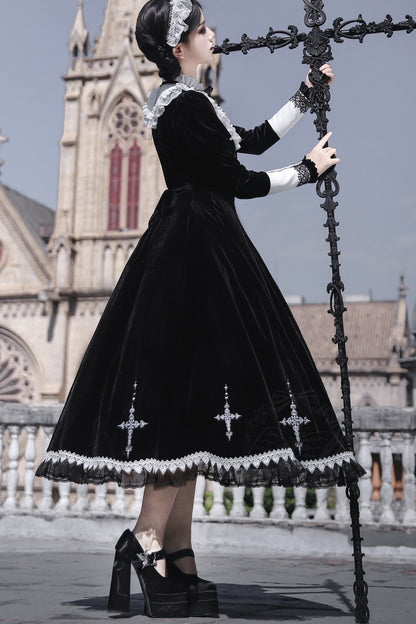 Cross-Cut Light Gothic Lolita Dress