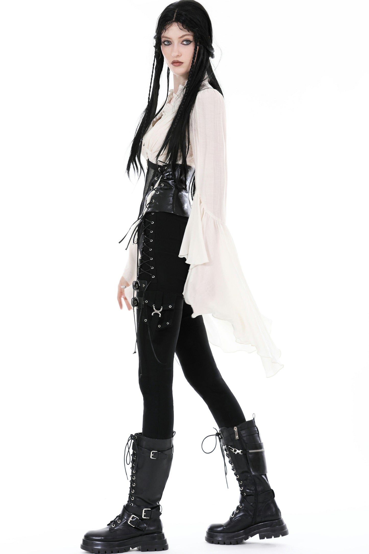 Gothic-Spitzenbluse mit ausgestellten Ärmeln