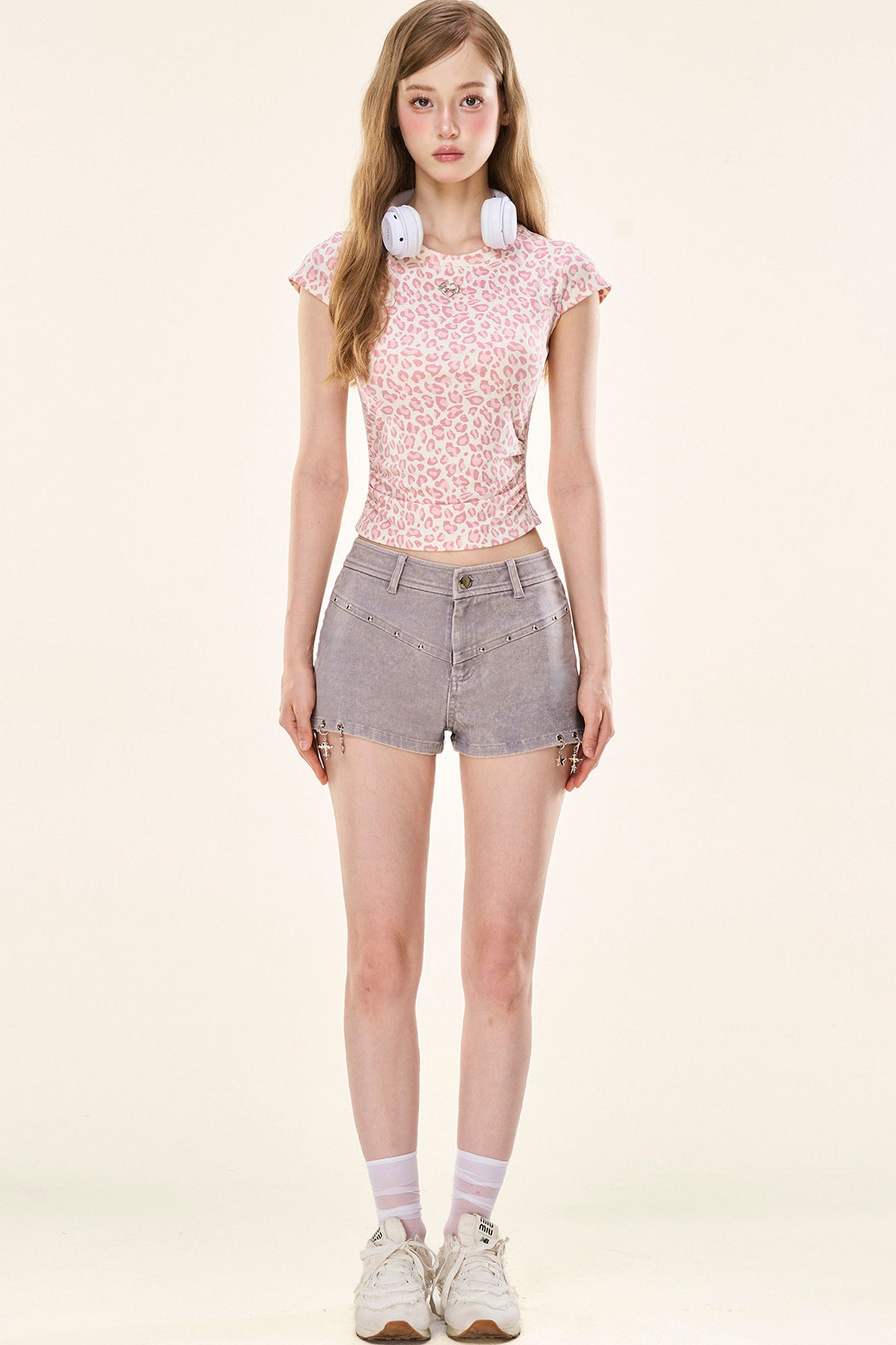 Rosa Leoparden-T-Shirt mit enger Silhouette