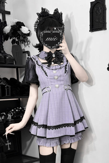 Vestido oscuro de cuadros estilo jirai + pantalones cortos