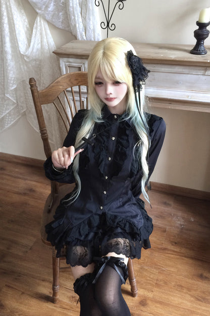 Ensemble chemise et jupe gothique noire en patchwork de dentelle avec nœud papillon