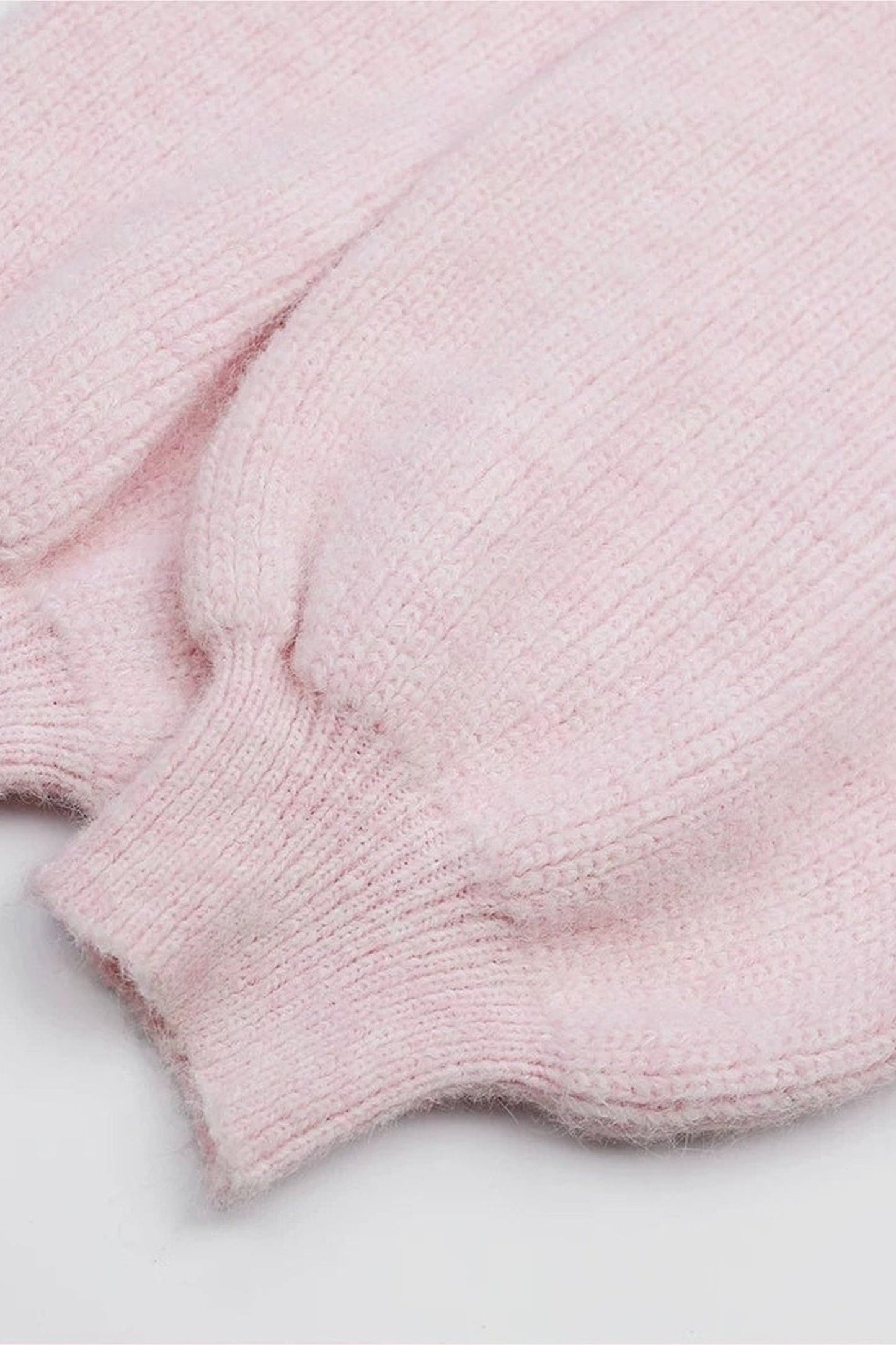 Ensemble robe-pull en maille rose à épaules dénudées
