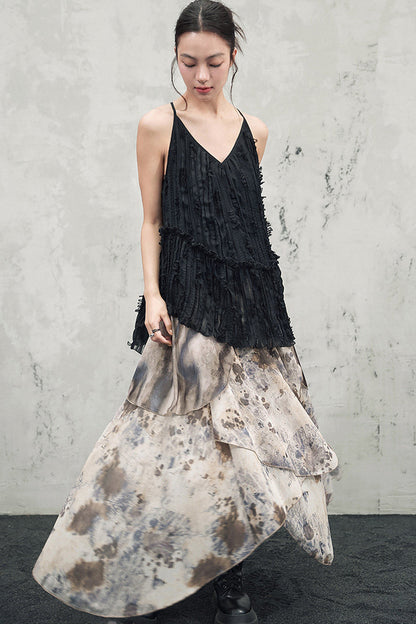 Asymmetrischer Rock mit Druck