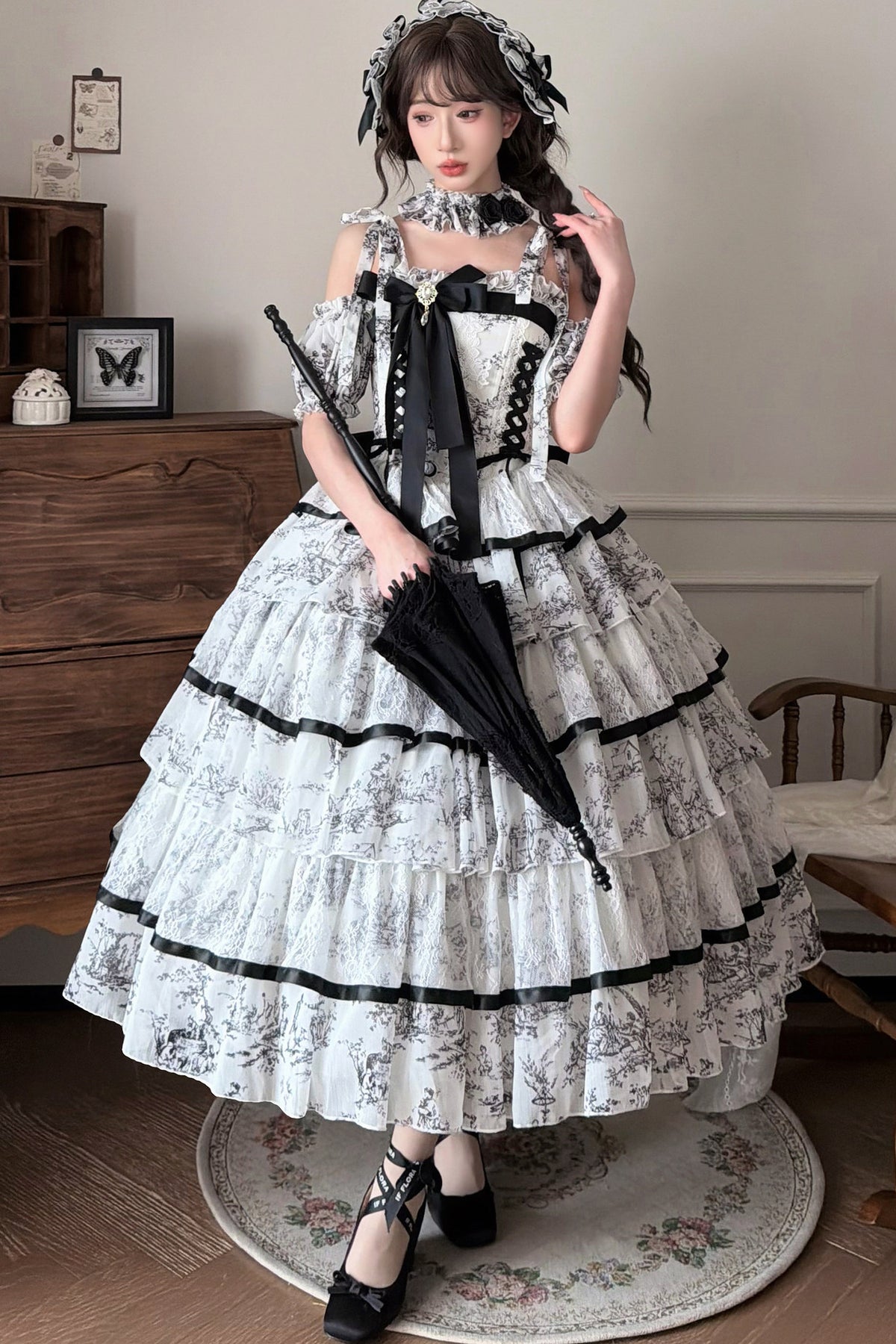 Lolita-Kleid mit Tuschewaschung und Fischgrätenmuster