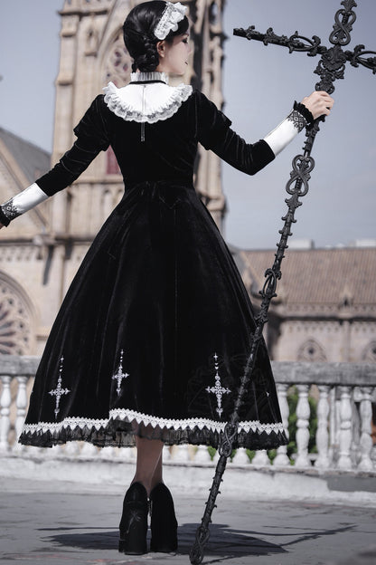 Cross-Cut Light Gothic Lolita Dress