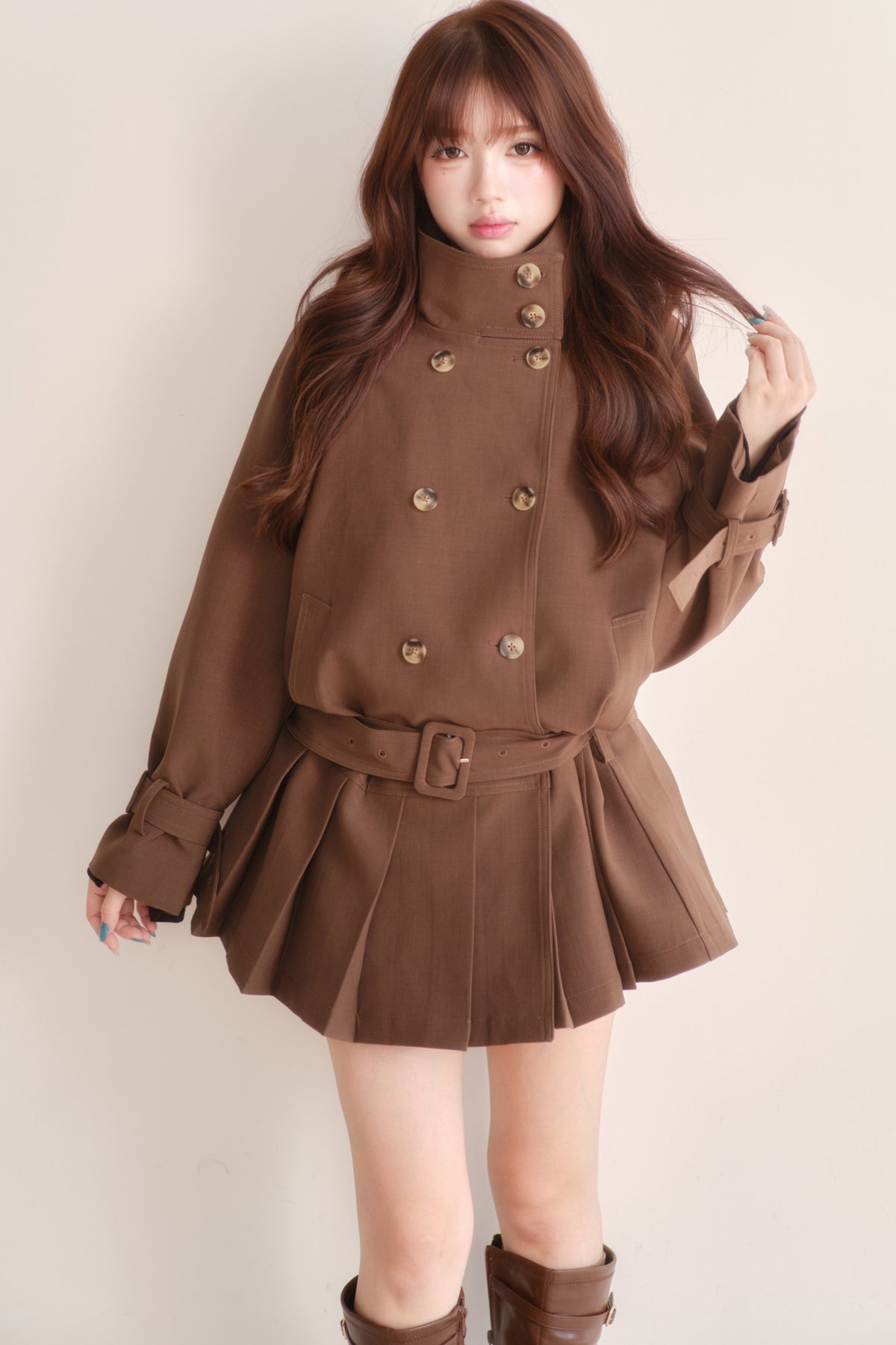 Giacca trench con cintura e orlo plissettato