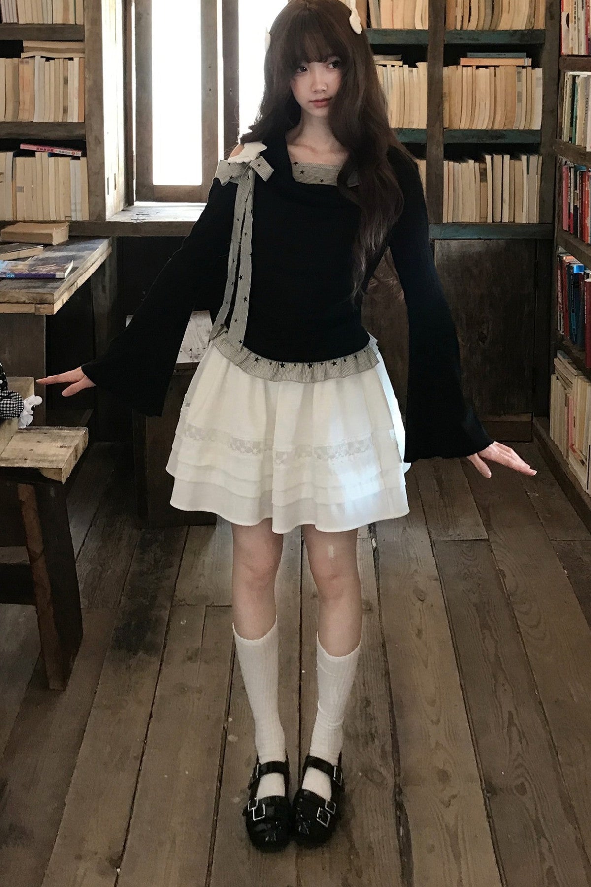 Strickset mit schulterfreiem Oberteil und Rock
