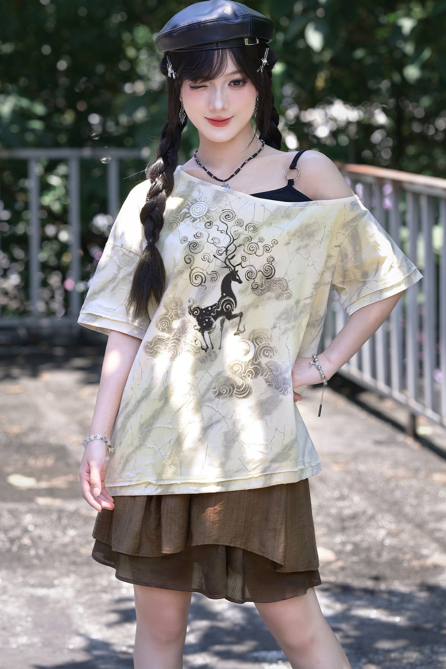 小鹿プリントオフショルTシャツ