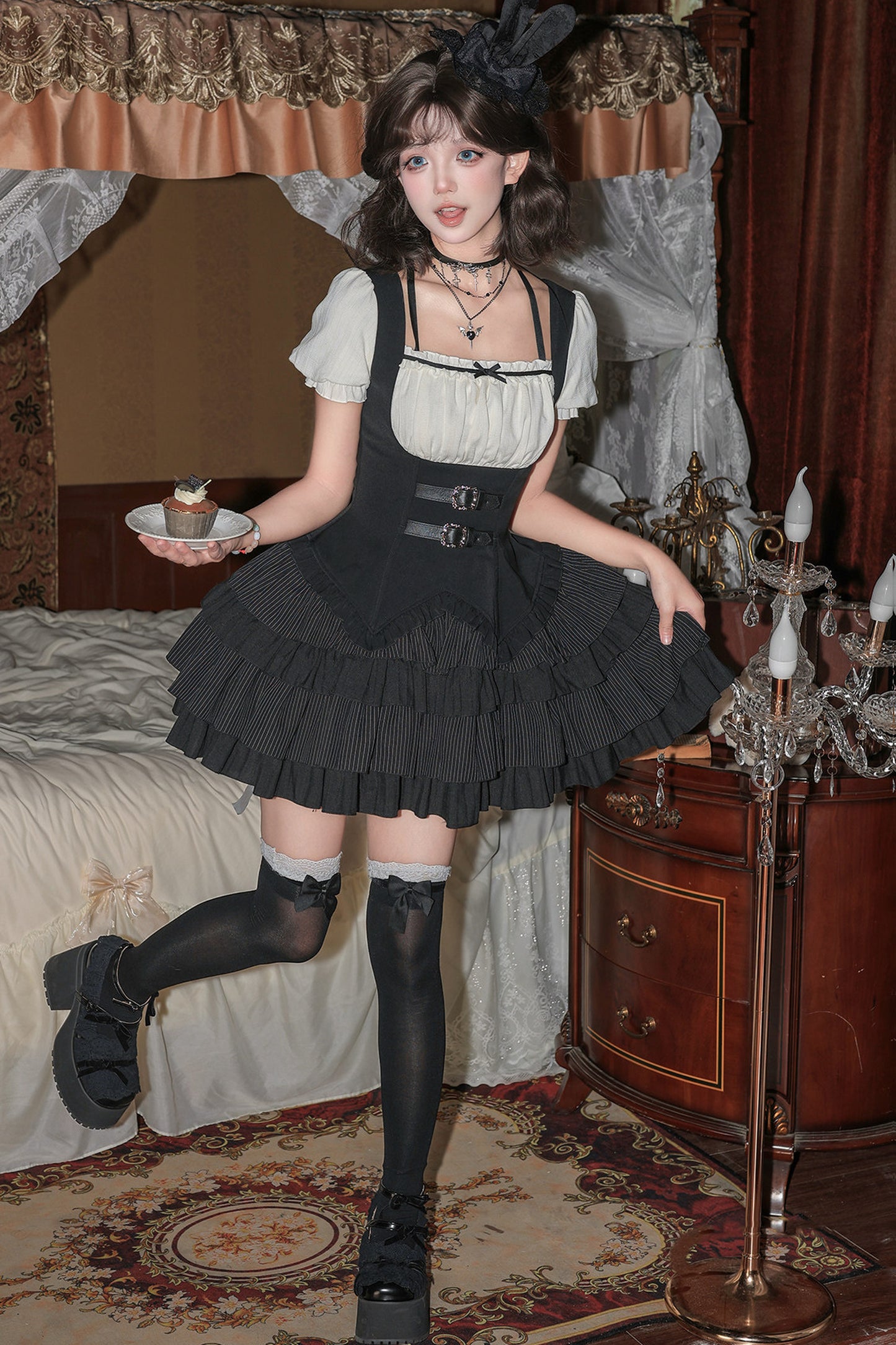 Cool Square Neck Four-Stage Dress