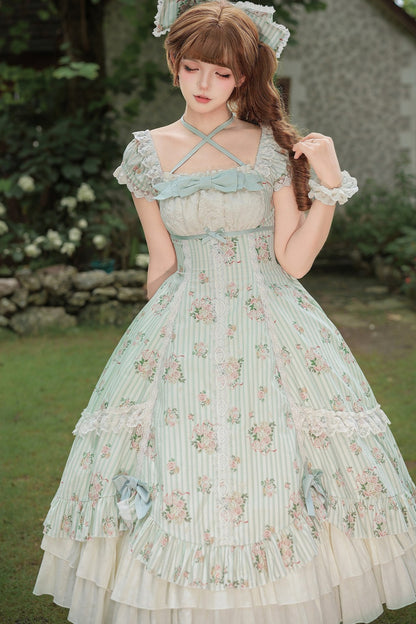 Conjunto coordinado de vestido con estampado de rosas y falda de doble volante
