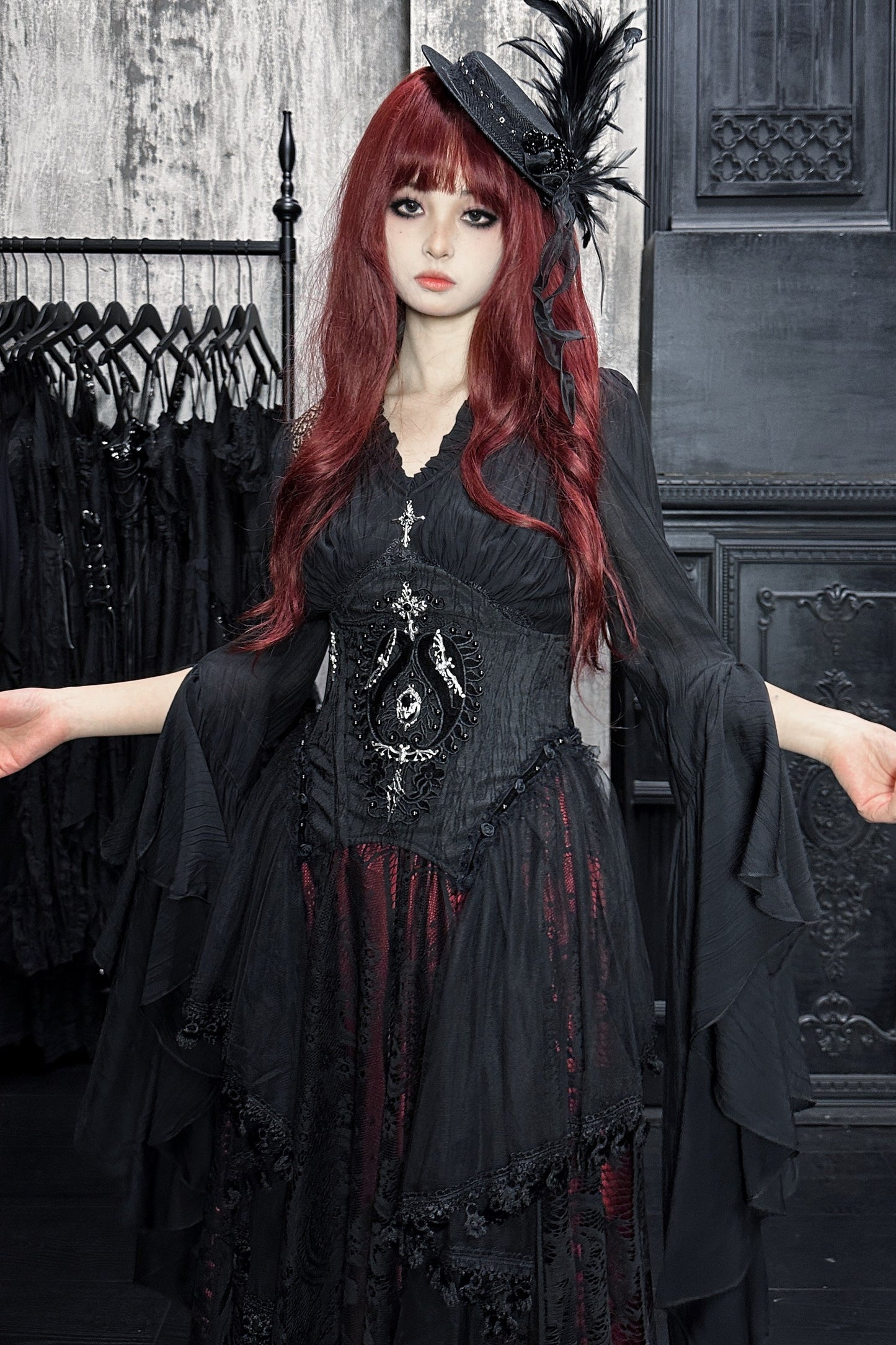 Gothic-Spitzenbluse mit ausgestellten Ärmeln
