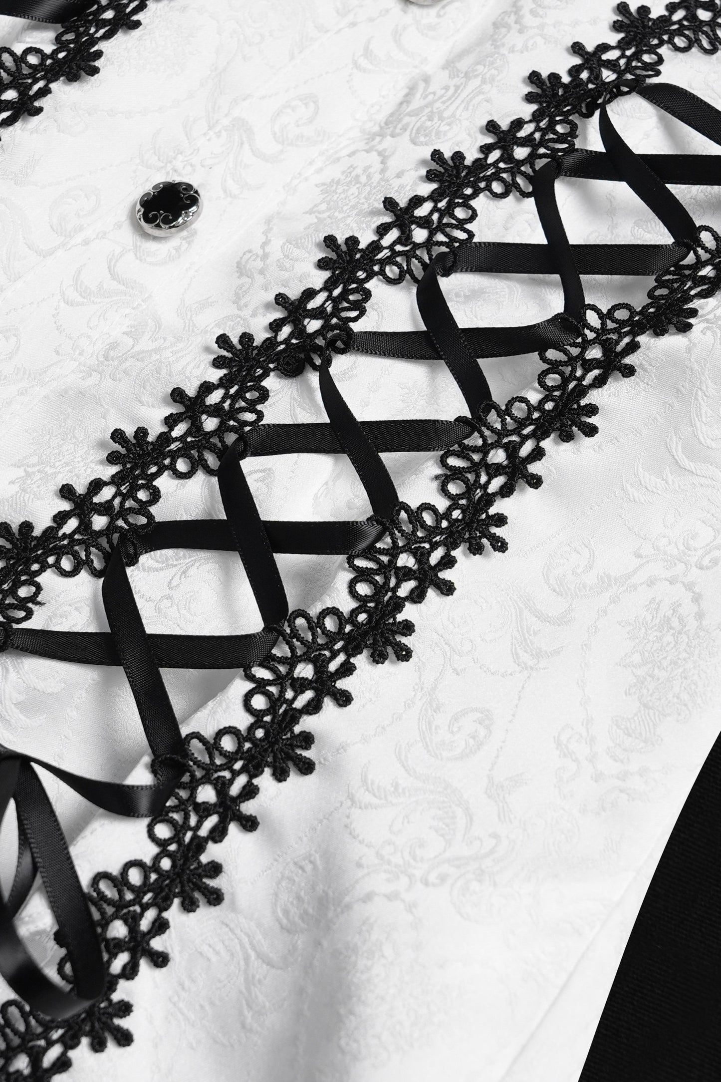 Chemise gothique à laçage et manches princesse