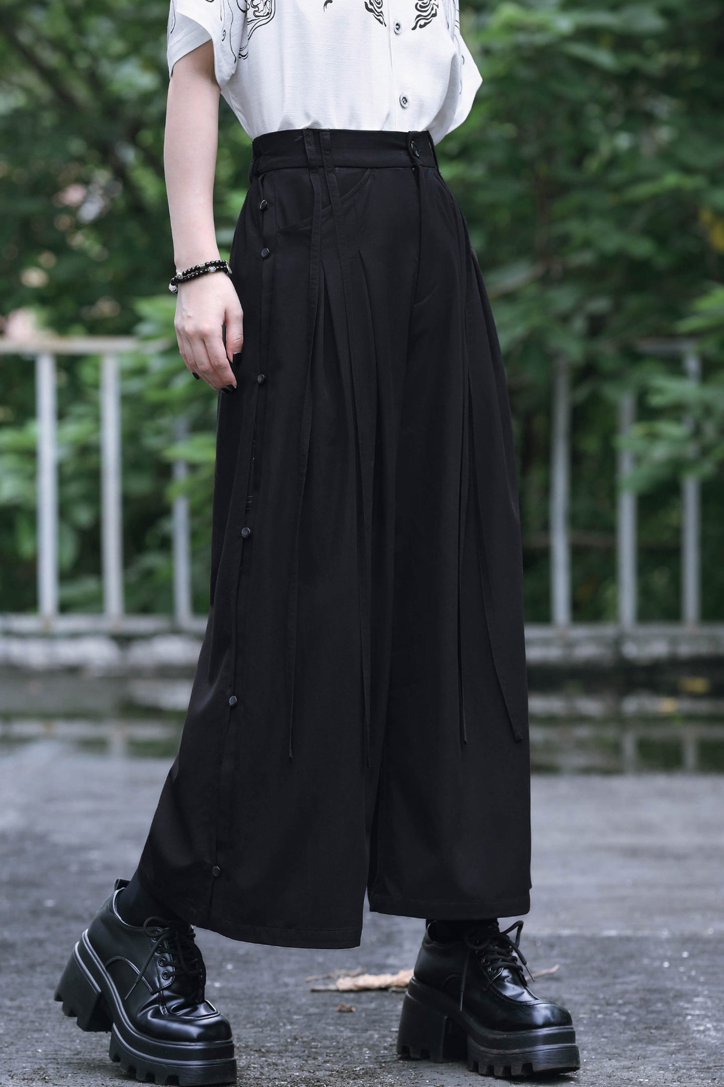 Asymmetrische weite Ghost-Hose
