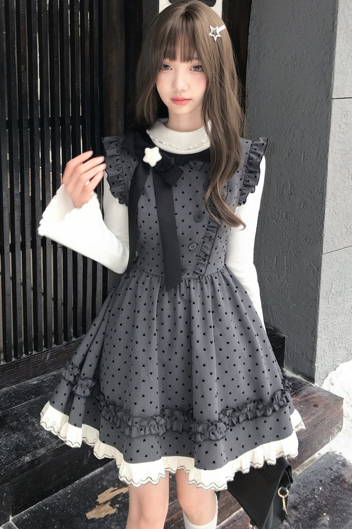 Retro-Kleid mit Herz-Punktemuster, Flatterärmeln und Spitzensaum
