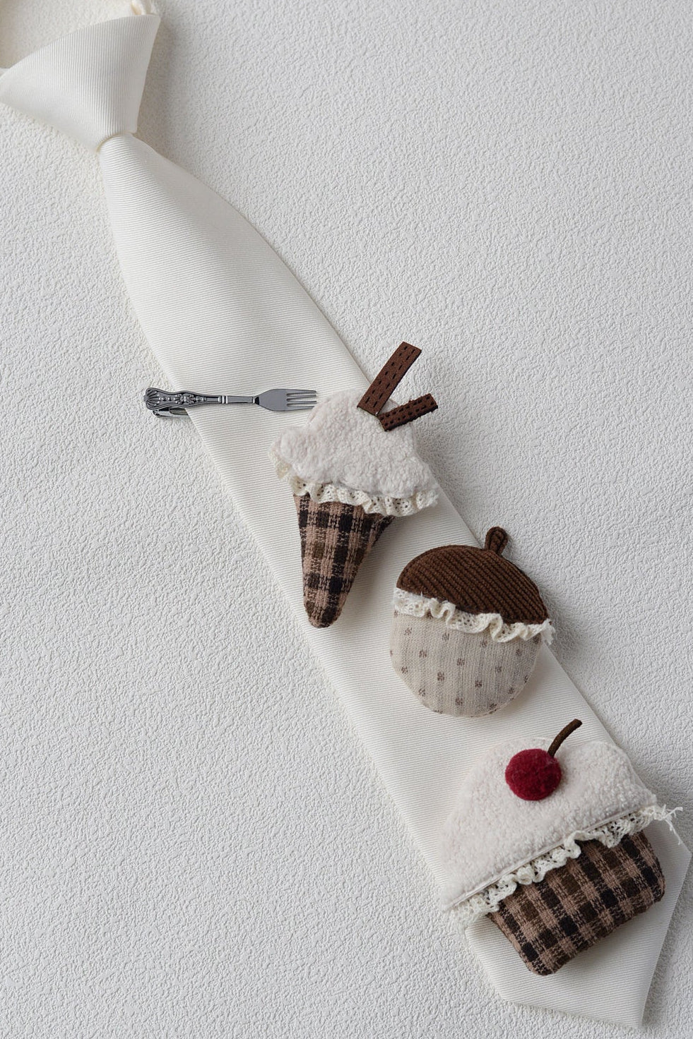 Cravate vintage en tissu Dessert